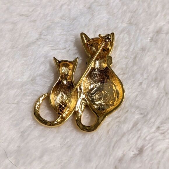 Vintage Goldtone Silhouette Kitty Cat Brooche with Rhinestone Accents - Picture 4 of 9